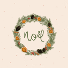 Couronne de No&euml;l agr&eacute;ment&eacute;e d'agrumes et de pins